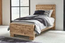 Load image into Gallery viewer, Hyanna Twin Panel Bed with Mirrored Dresser and 2 Nightstands

